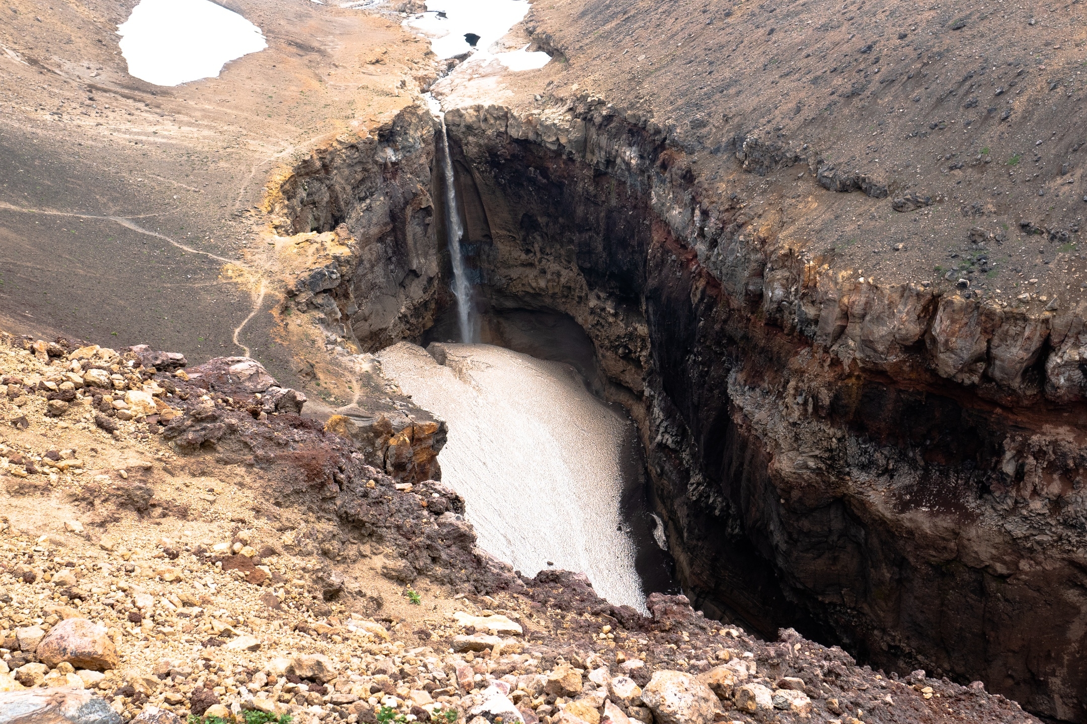 Водопад в каньоне Опасный